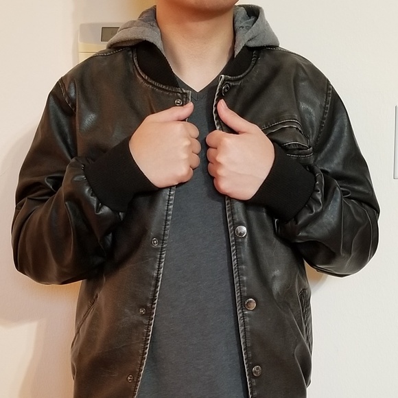 "Distressed" Black Faux Leather Jacket - Picture 4 of 7